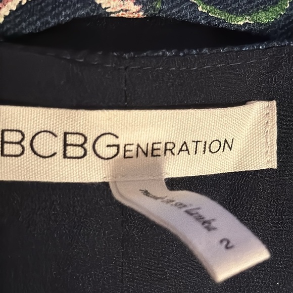 BCBGeneration floral print racer back blue fit mini dress Sz 2 - Picture 8 of 9